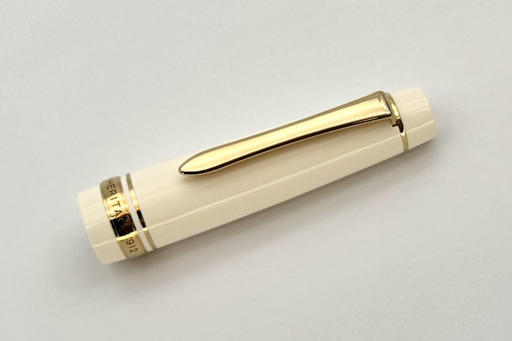 PilotLECustomHeritage912BonVoyageFP_G